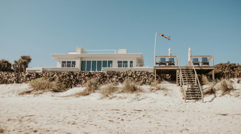 Réussir son investissement en bord de mer en 2025 : guide complet pour un placement réfléchi et durable